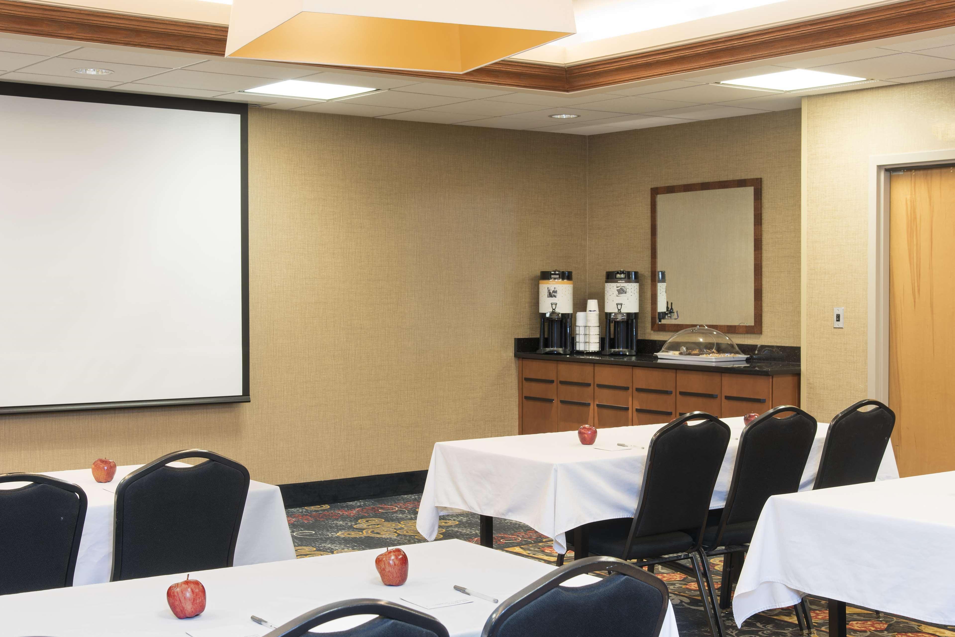Hampton Inn Columbus/Taylorsville Edinburgh Exteriör bild