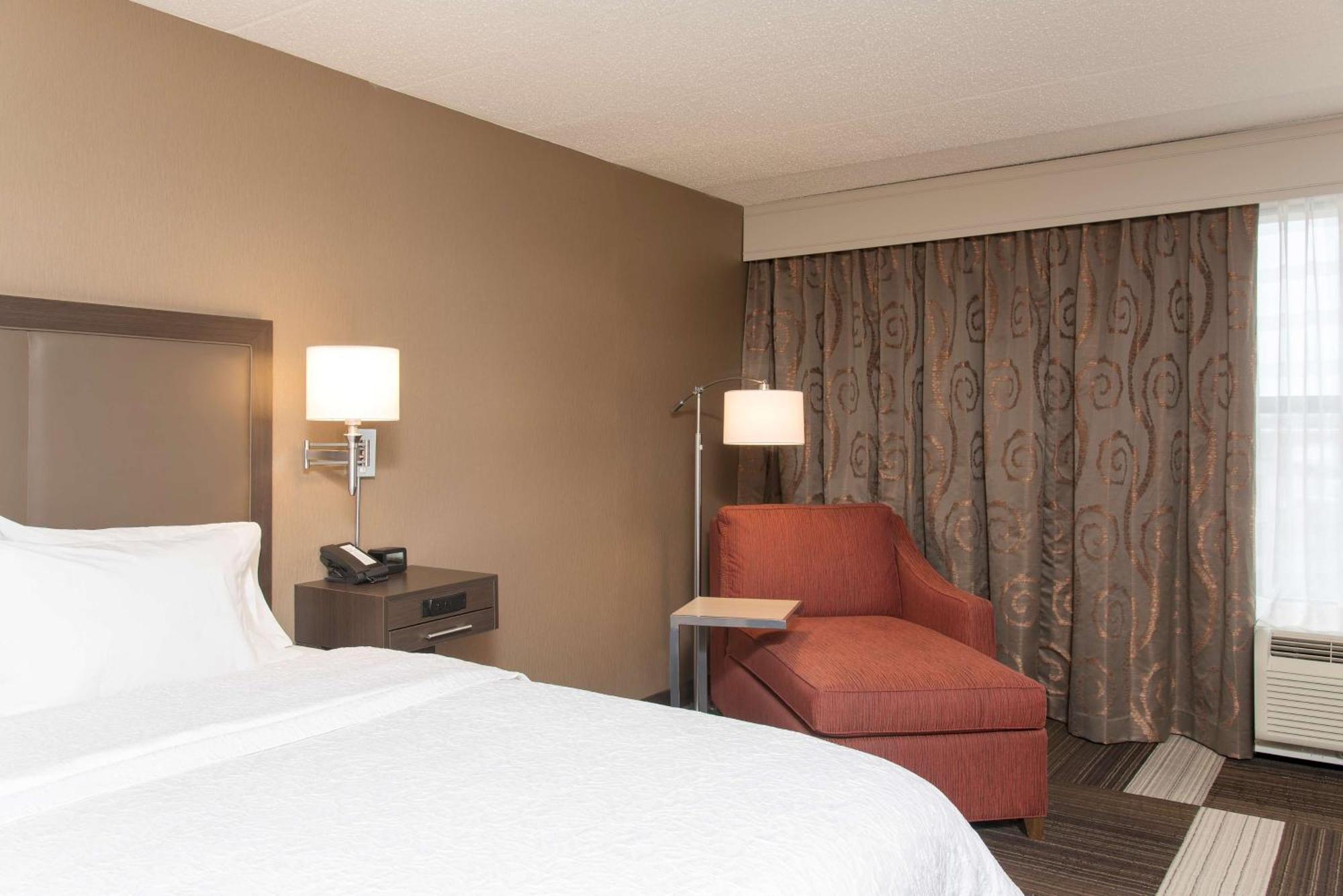 Hampton Inn Columbus/Taylorsville Edinburgh Exteriör bild